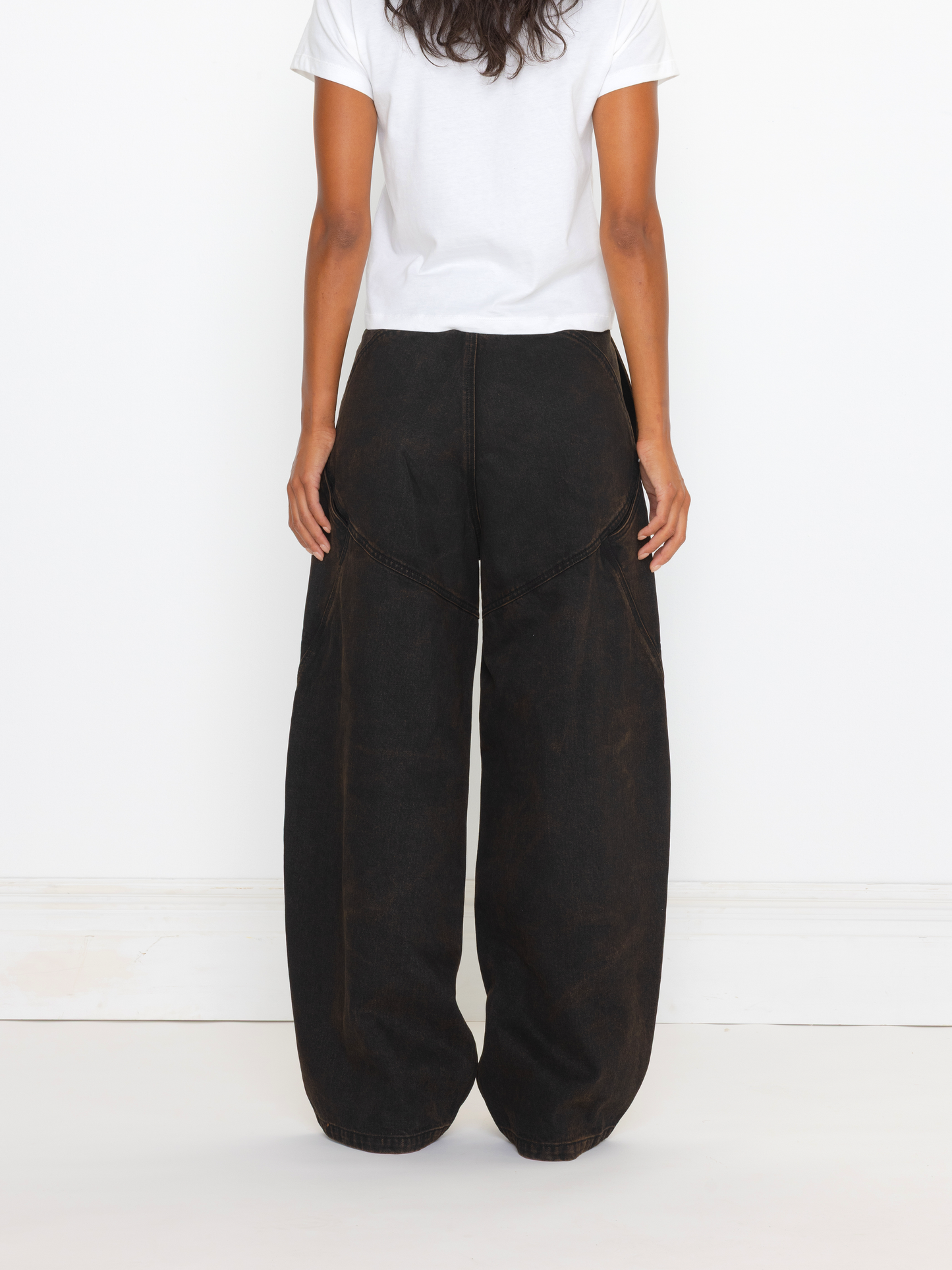 RUSTED BLACK BARREL UNISEX JEAN