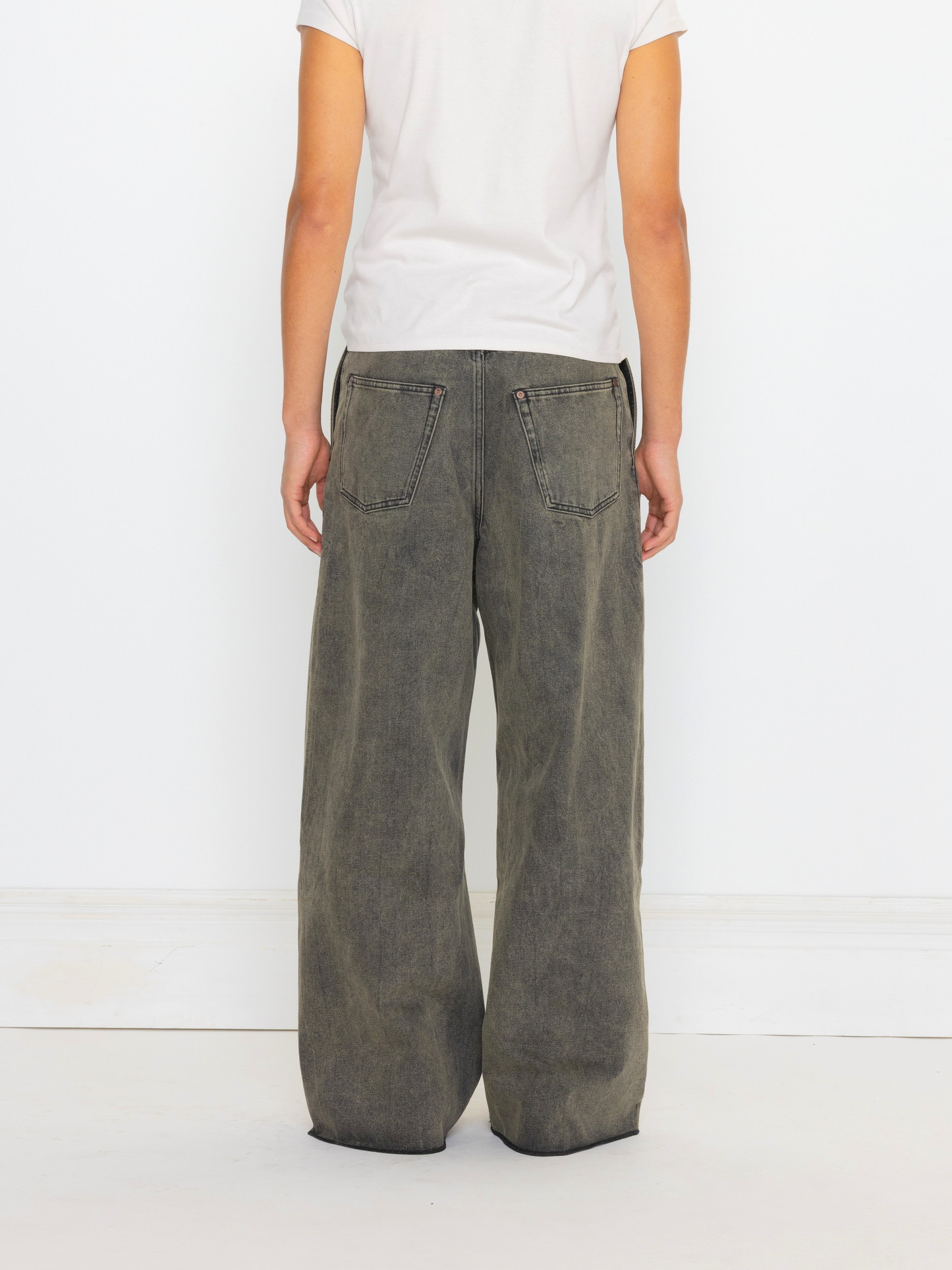 GREY BAGGY UNISEX OVERDYED JEAN