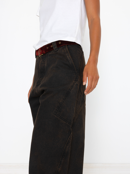 RUSTED BLACK BARREL UNISEX JEAN