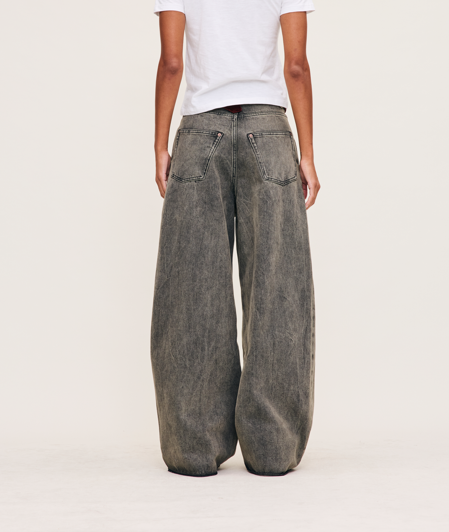 GREY BAGGY UNISEX OVERDYED JEAN