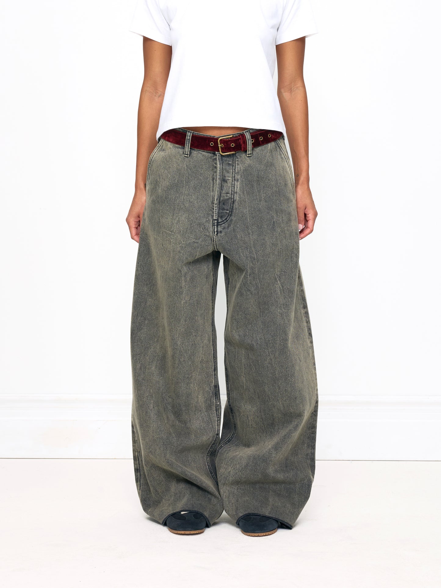 GREY BAGGY UNISEX OVERDYED JEAN
